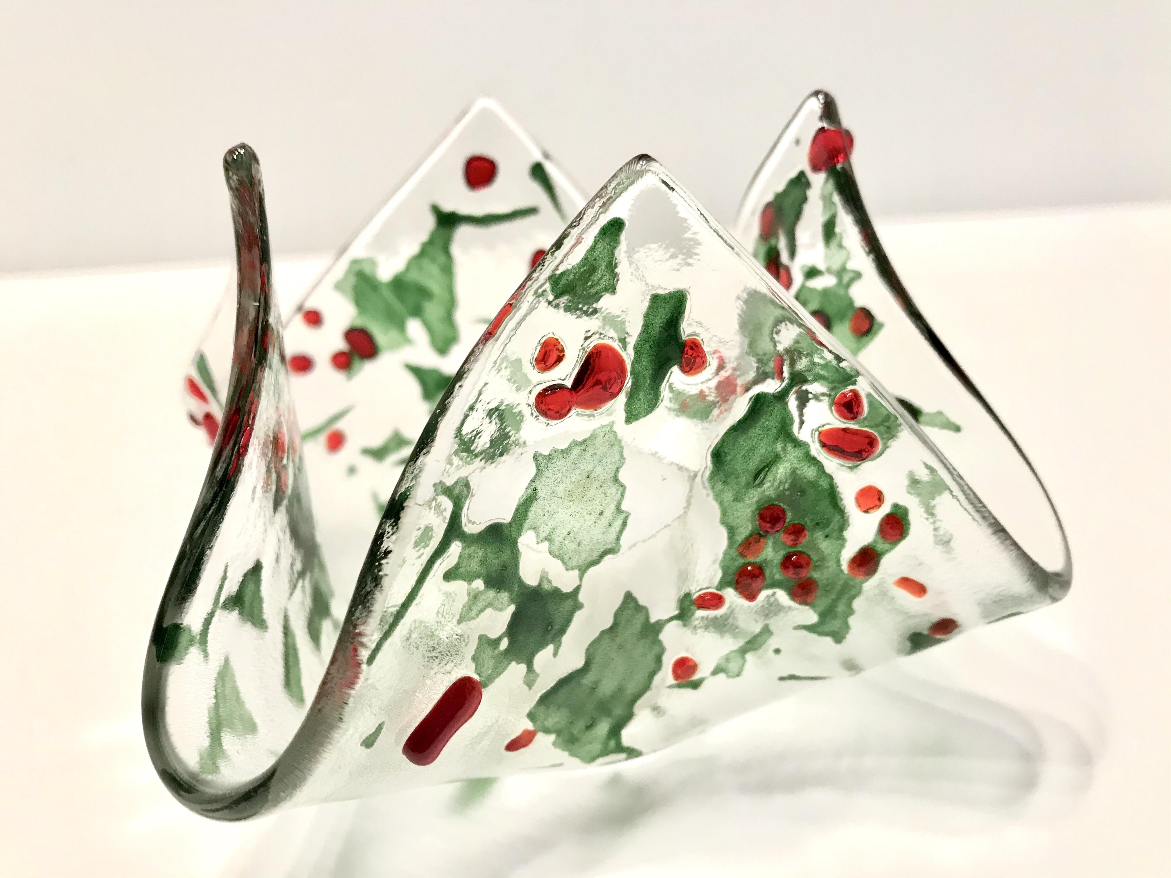 Tealight made of transparent glass, with green/red highlights