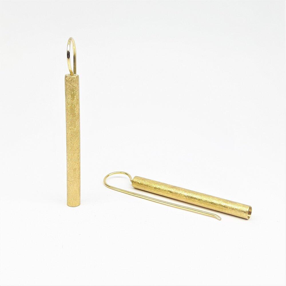 Earrings in 18kt yellow gold.