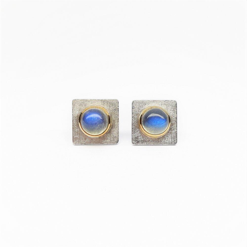 Stud earrings in 18kt yellow and white gold with labradorite.