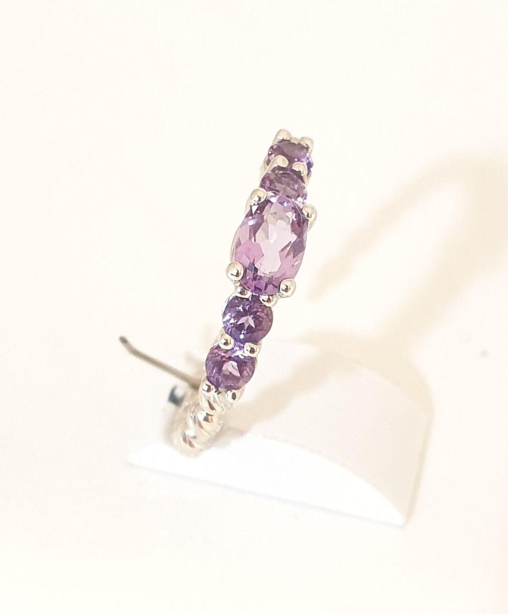 # 18K white gold solitaire ring with 5 amethyst stones &amp; faceted beads in 18K white gold