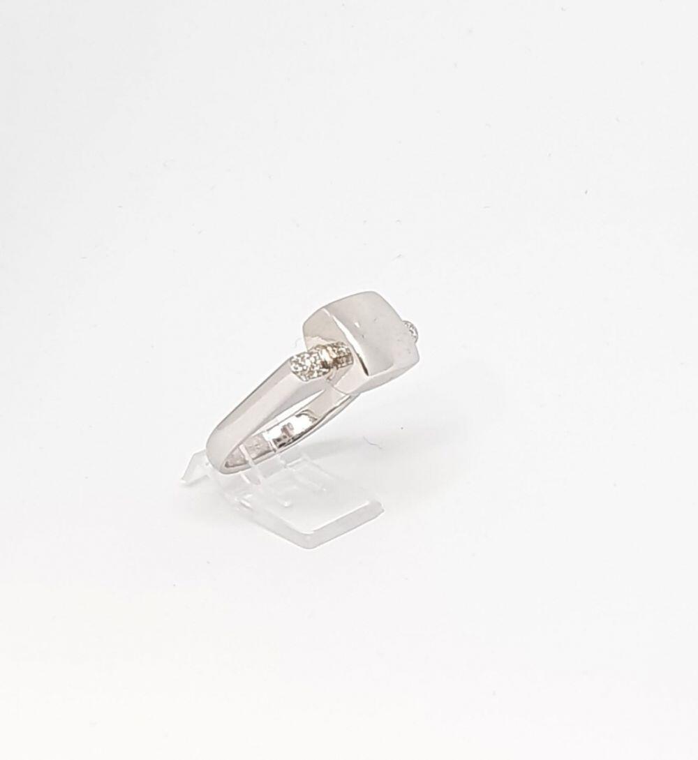 # White gold ring with 0.28ct natural diamonds