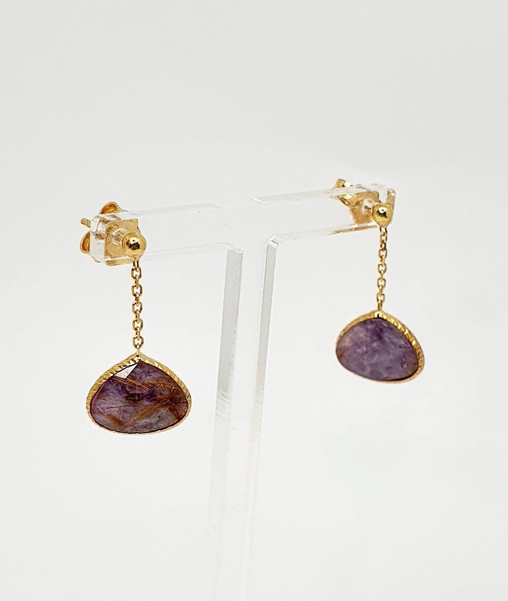 # Hängende Ohrringe aus Gelbgold mit Amethyst