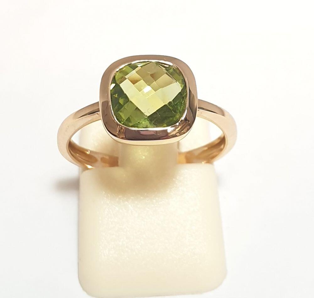 # 18K rose gold ring with a peridot stone, briolette cut