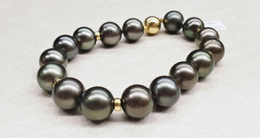 # 20cm Tahitian pearls bracelet 10,5mm-11mm, clasp and pieces 18K yellow gold