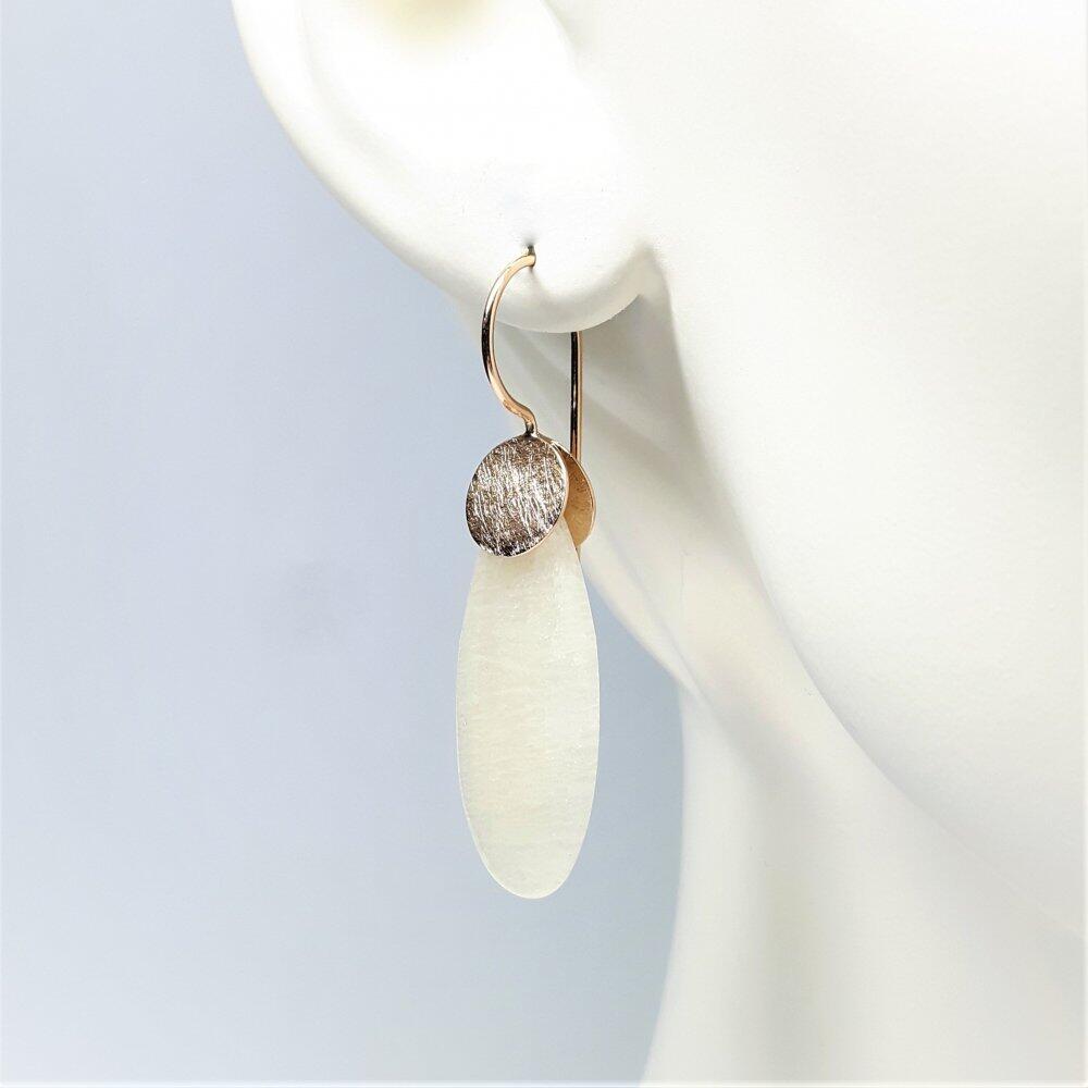 Earrings in 18kt rose gold and rainbow moonstone. Unique piece.