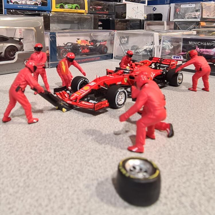Formula One F1 Pit Crew 7 Figurine Set Team Blue for 1/18 Scale