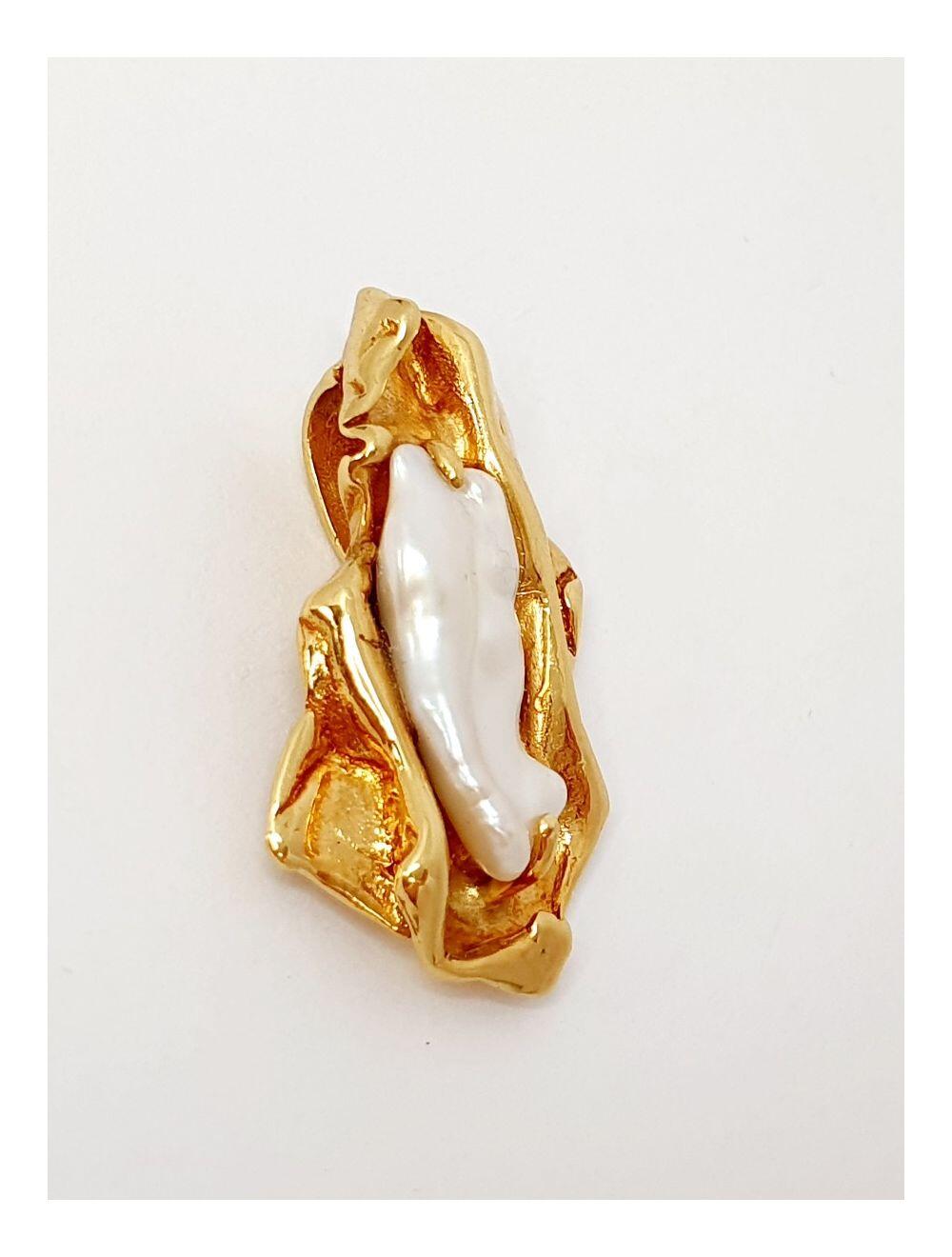 # Yellow gold pendant with pearl (price 275€ + 14.6gr of your gold)