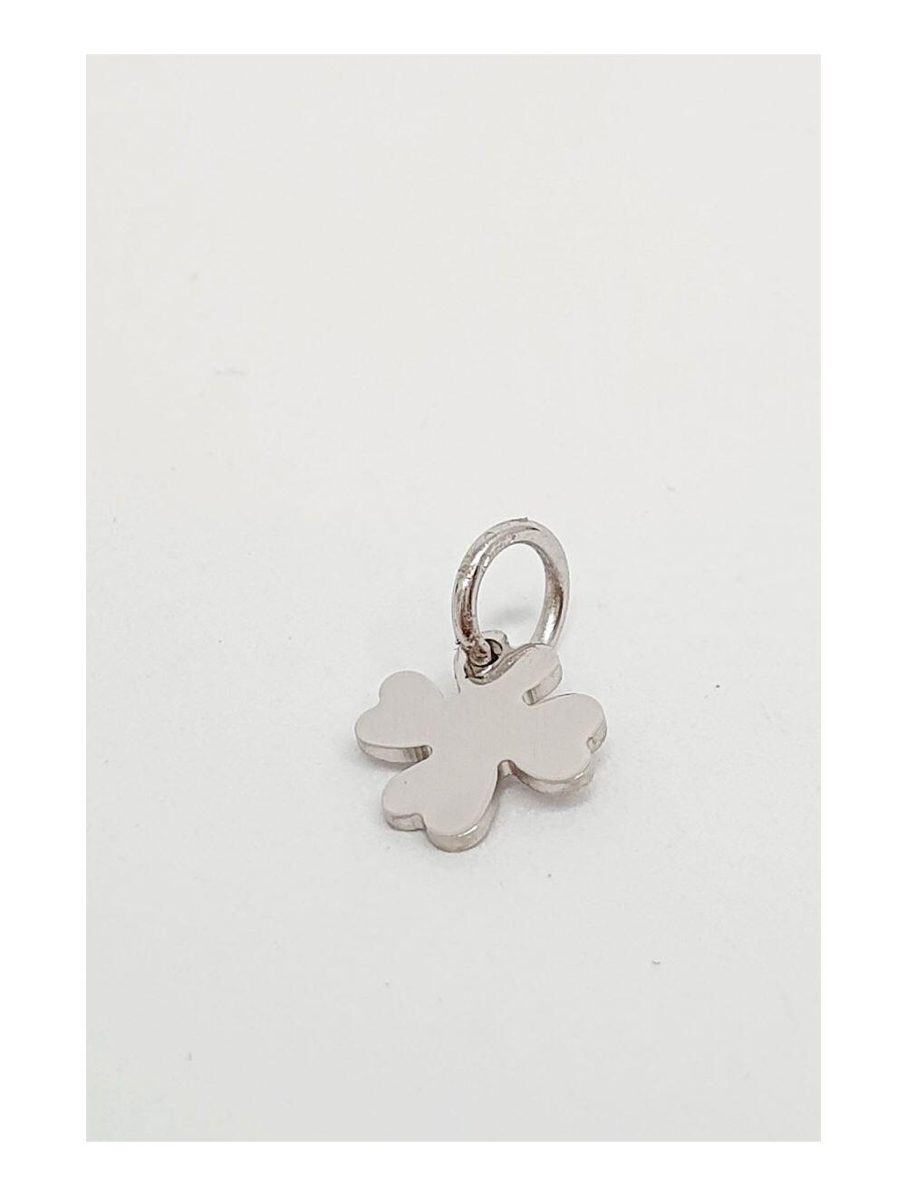 # White gold clover pendant