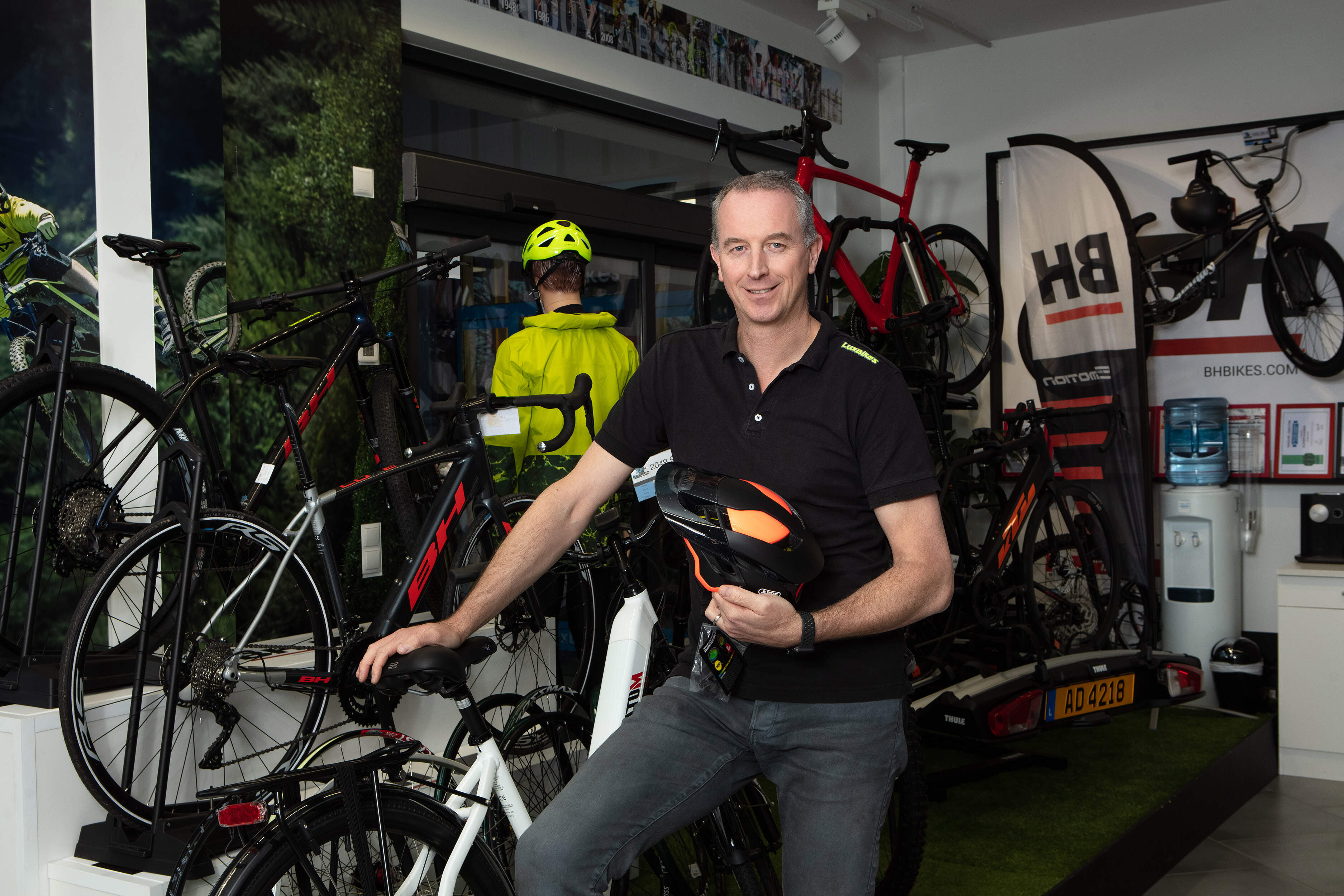 LuxBikes Shop Sporting goods in Winseler
