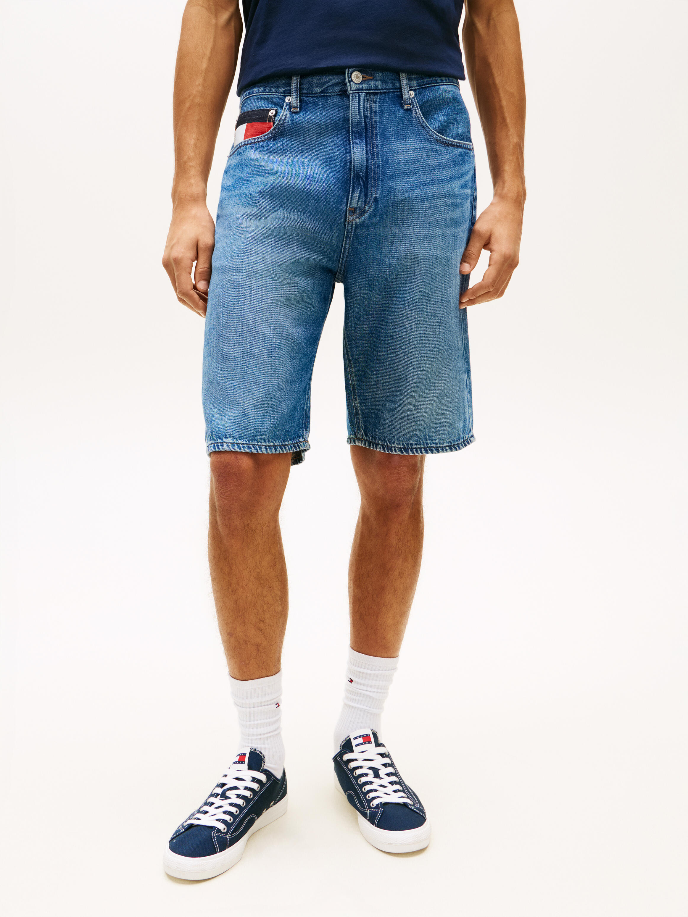 Tommy Jeans Herren Blau Jeansshorts Otis Dm0dm22991 Regular Fit - Bild 2