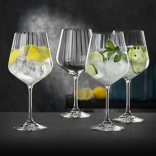 Nachtmann - Tastes Good Vorteilsset Gin & Tonic: 4 Gläser + 4 Glastrinkhalme + Reinigungsbürste