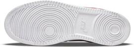 Freizeit- / Leinenschuhe NIKE
