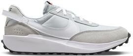 Freizeit- / Leinenschuhe NIKE