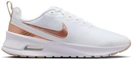 Freizeit- / Leinenschuhe NIKE