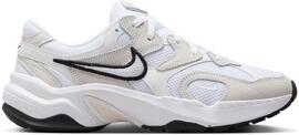 Freizeit- / Leinenschuhe NIKE