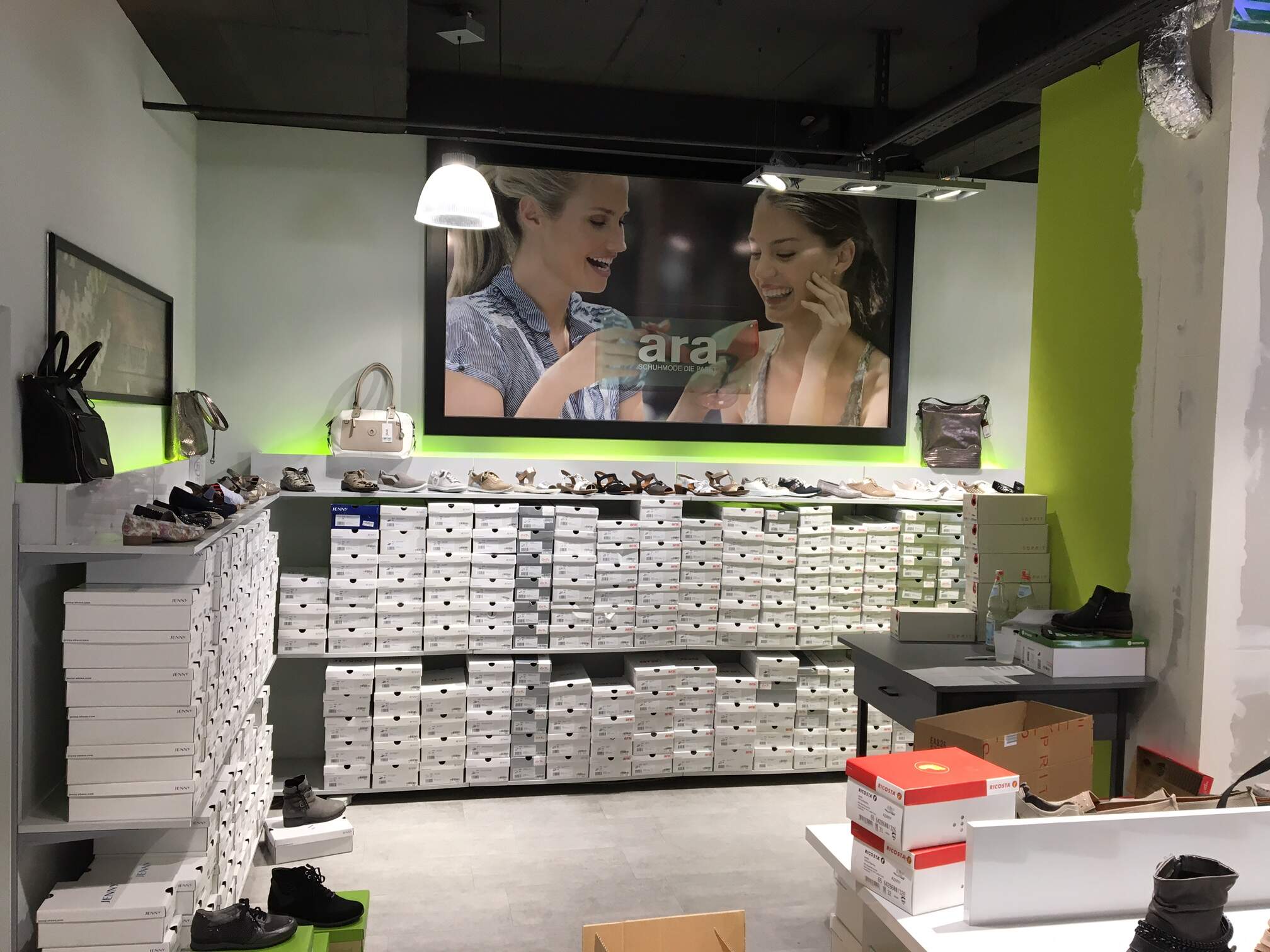 Schuh Palast (Voerde) Voerde