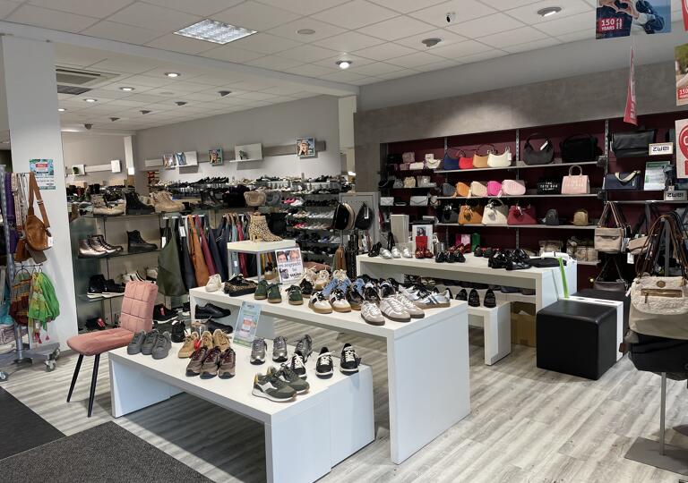 WEISS-SCHUHE (Neustadt) Neustadt