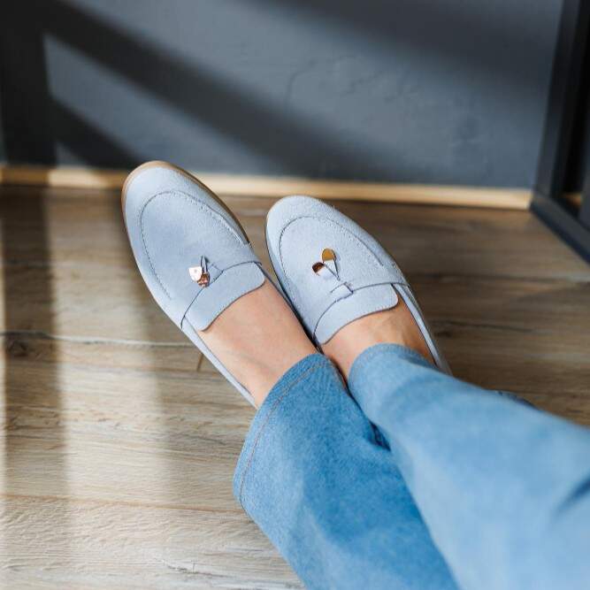 Trend light blue - square- zirngibl - freepik.jpg