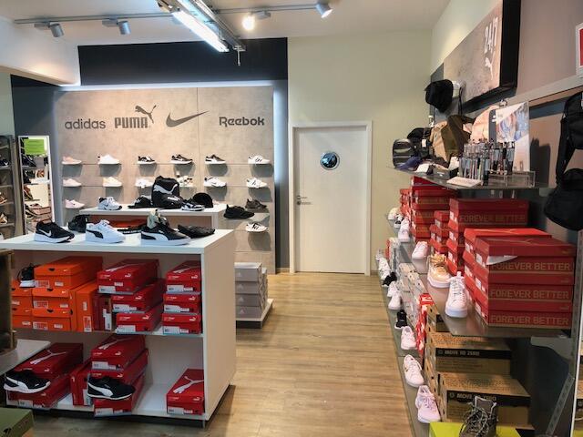 Mall Xinhuamall Nike Xinhua Mall Nike Store Phipps Plaza Nike