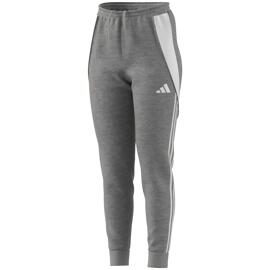 Hosen adidas