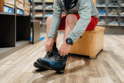 Wanderschuhe richtig schnüren - Schweizer Schnürtechnik